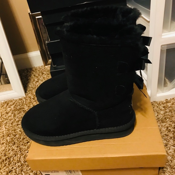 Uggs - Picture 4 of 4